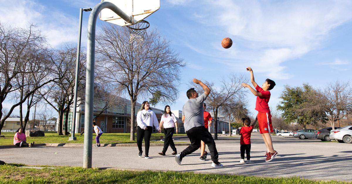 Public basketball courts near me: Best spots to play basketball, including open-air and indoor options!
